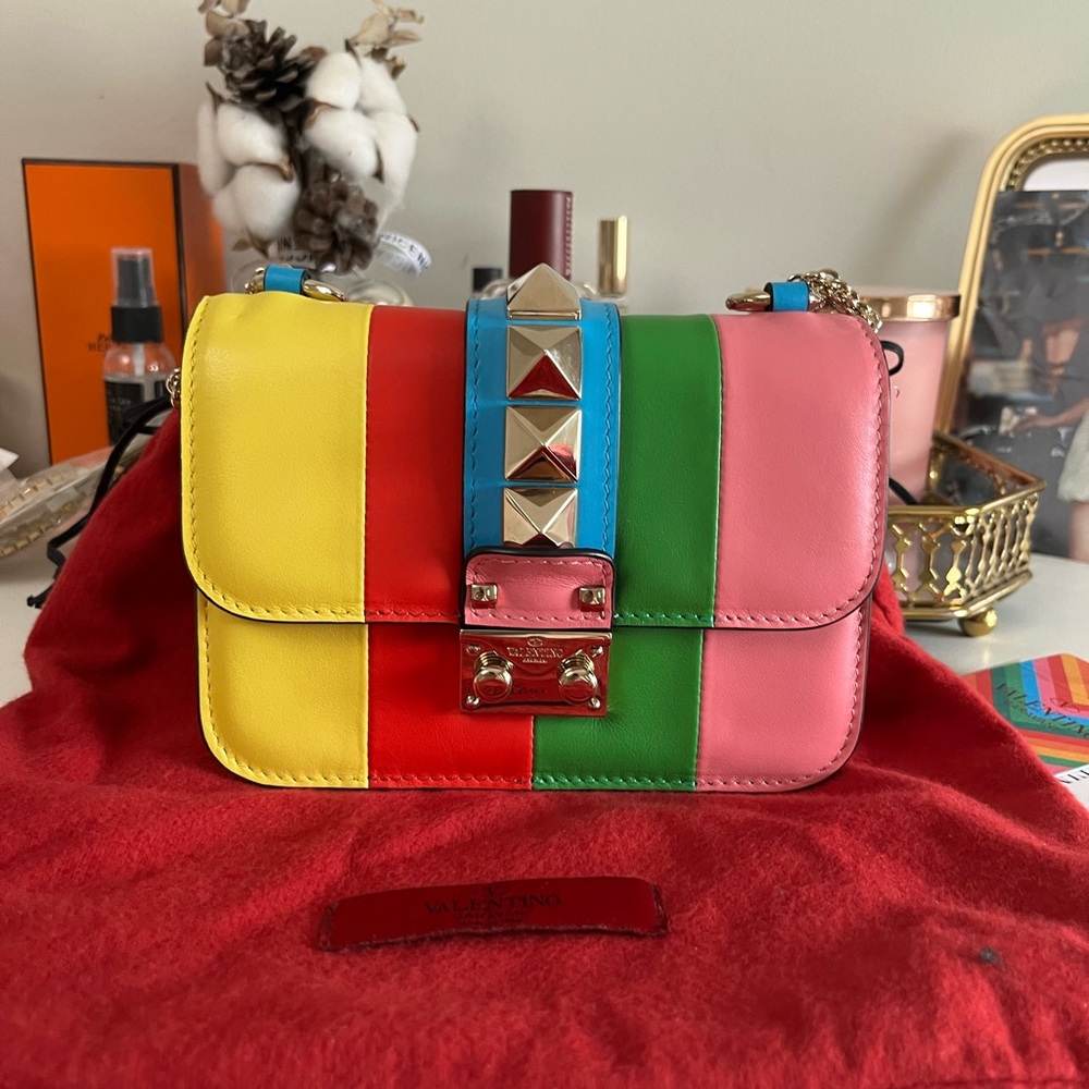 AUTH Valentino rainbow mini rockstud